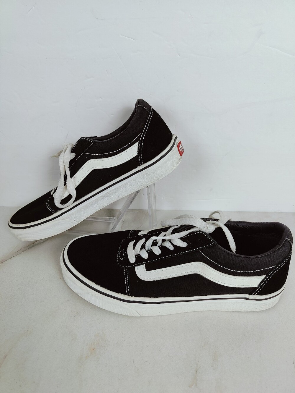Vans Women's Old Skool Black Suede Canvas Low Skate Sneakers, 8